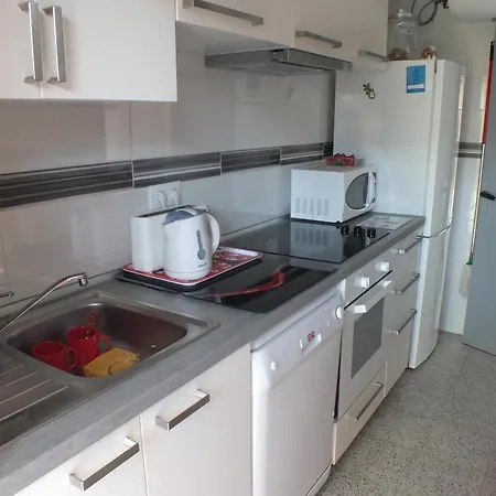Appartamento Cerca De La Playa Con Terraza Y Parking En Roses, Costa Brava - Es-204-55 *