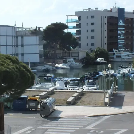 Cerca De La Playa Con Terraza Y Parking En Roses, Costa Brava - Es-204-55 Appartamento