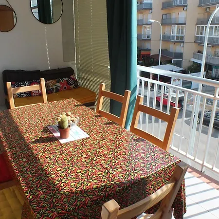Cerca De La Playa Con Terraza Y Parking En Roses, Costa Brava - Es-204-55 * Roses